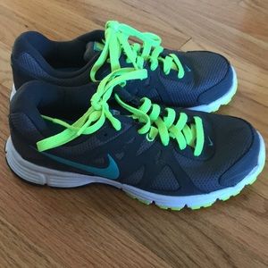 Nike Revolution 2 MSL Sneakers - Like new!